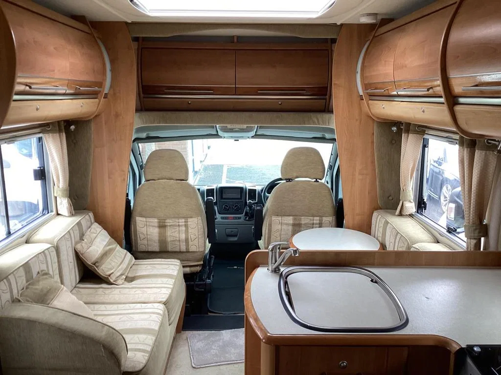 2006 Auto-Trail Cheyenne 660 photo 14