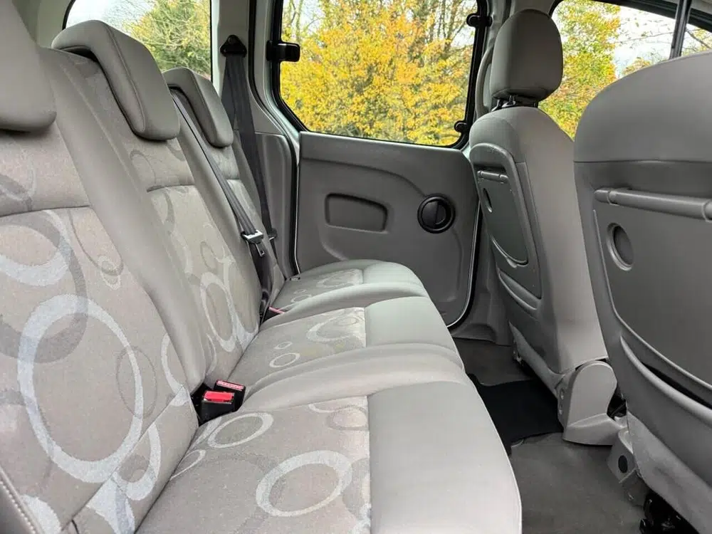 2010 Renault KANGOO 1.6 16V Expression MPV 5dr Petrol Auto Euro 4 (AC) (105 ps) REDCOTE LEISURE CAMPER CONVERSION photo 4