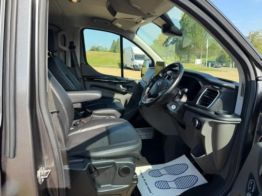 2019 Ford Transit Custom 2.0 320 EcoBlue Sport Crew Van Auto photo 9