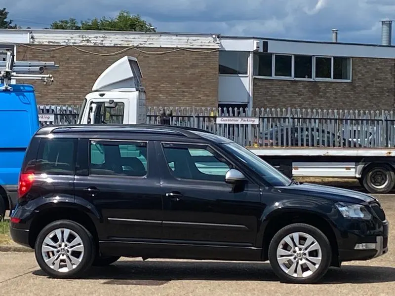 2014 SKODA Yeti Elegance Outdoor DSG 4WD photo 2