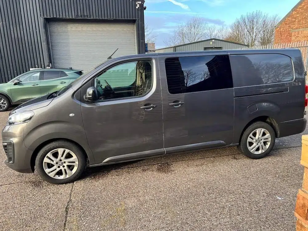 2022 Vauxhall Vivaro 2.0 Turbo D 3100 Elite Crew Van Double Cab 5dr Diesel Auto L2 H1 Euro 6 (s/s) (145 ps) photo 9