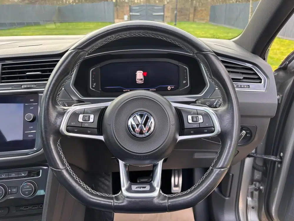 2020 Volkswagen Tiguan 2.0 TDI R-Line Tech DSG Euro 6 (s/s) 5dr photo 5