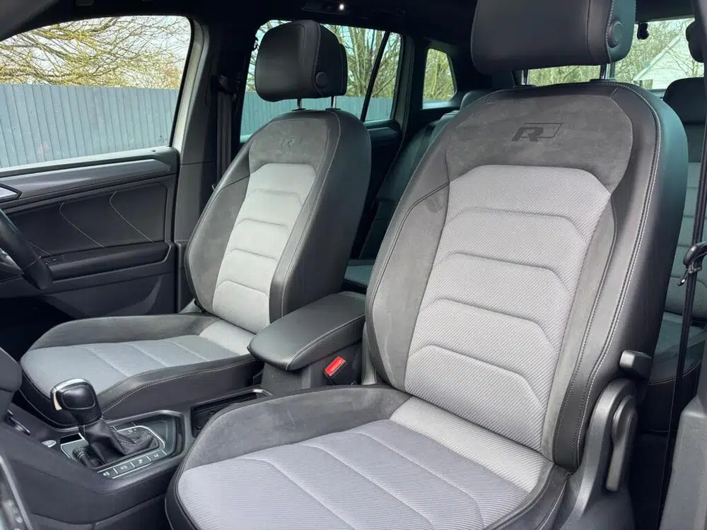 2020 Volkswagen Tiguan 2.0 TDI R-Line Tech DSG Euro 6 (s/s) 5dr photo 11