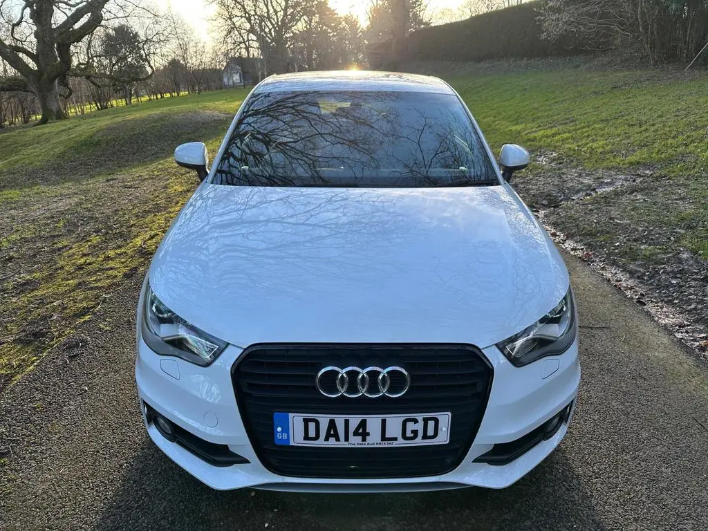 2014 Audi A1 1.4 TFSI Black Edition S Tronic Euro 5 3dr photo 2