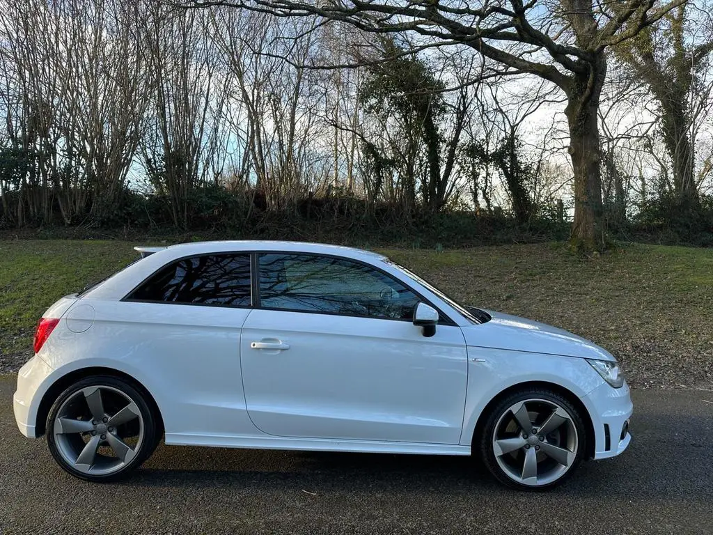 2014 Audi A1 1.4 TFSI Black Edition S Tronic Euro 5 3dr photo 6