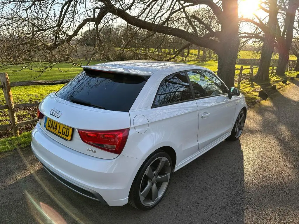 2014 Audi A1 1.4 TFSI Black Edition S Tronic Euro 5 3dr photo 9