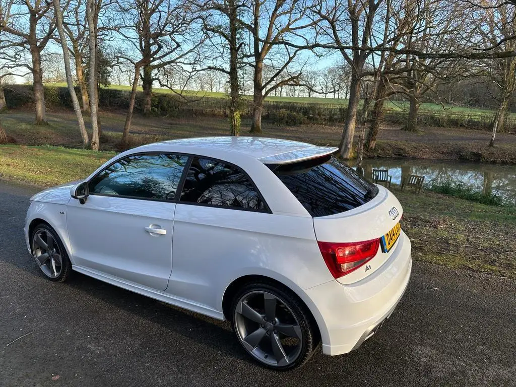2014 Audi A1 1.4 TFSI Black Edition S Tronic Euro 5 3dr photo 12