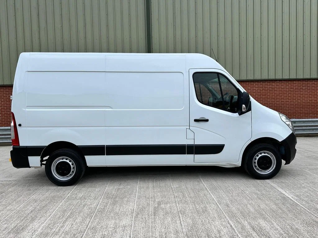 2016 Vauxhall Movano 2.3 CDTi 3500 BiTurbo ecoFLEX FWD L2 H2 Euro 5 5dr photo 2
