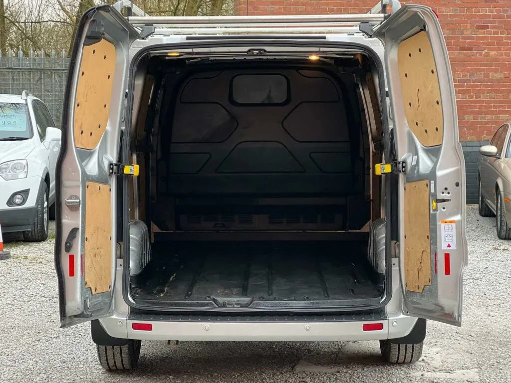 2016 Ford Transit Custom Limited L2H1 photo 2