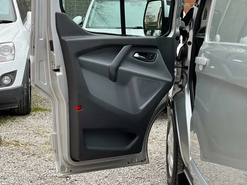 2016 Ford Transit Custom Limited L2H1 photo 7