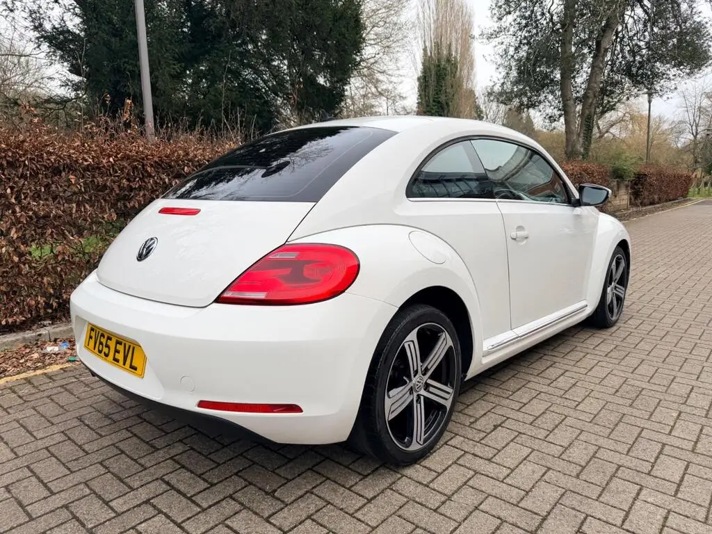 2015 Volkswagen Beetle 1.2 TSI BlueMotion Tech Design DSG Euro 6 (s/s) 3dr photo 9