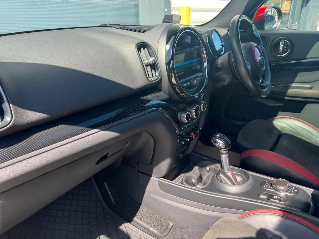 2018 MINI Countryman 2.0 John Cooper Works Auto ALL4 Euro 6 (s/s) 5dr photo 4