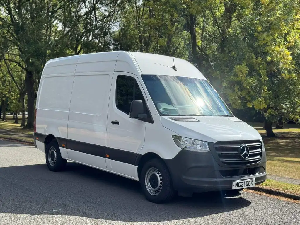2021 Mercedes-Benz Sprinter 315 CDI Progressive Panel Van photo 3