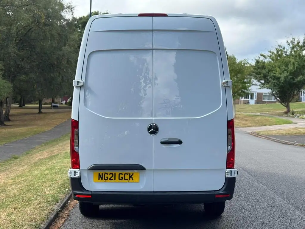 2021 Mercedes-Benz Sprinter 315 CDI Progressive Panel Van photo 6