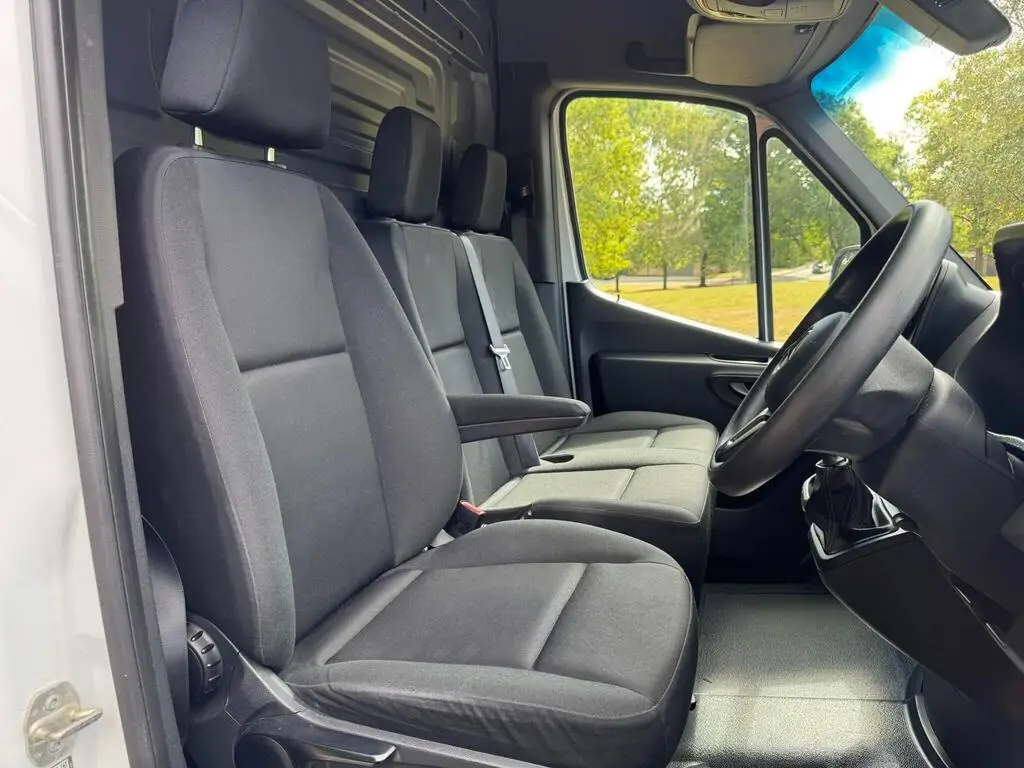 2021 Mercedes-Benz Sprinter 315 CDI Progressive Panel Van photo 10