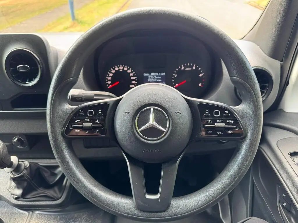 2021 Mercedes-Benz Sprinter 315 CDI Progressive Panel Van photo 12