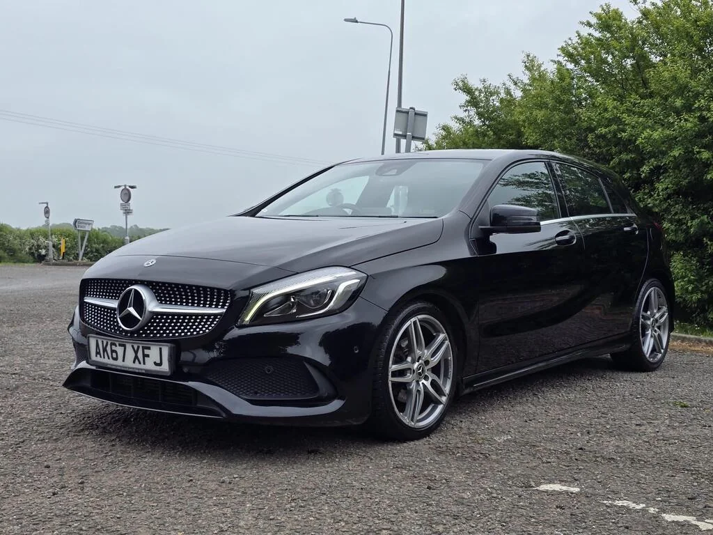 2017 Mercedes-Benz A Class A180 AMG Line Premium photo 2