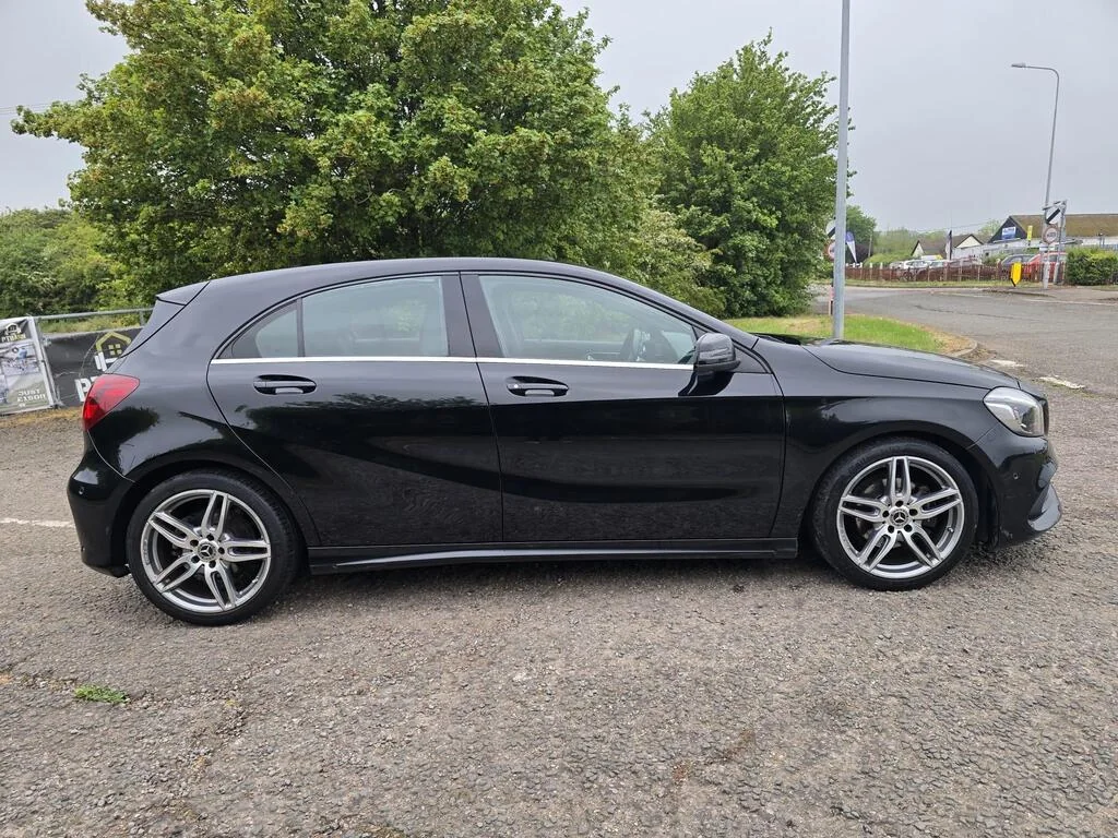 2017 Mercedes-Benz A Class A180 AMG Line Premium photo 5