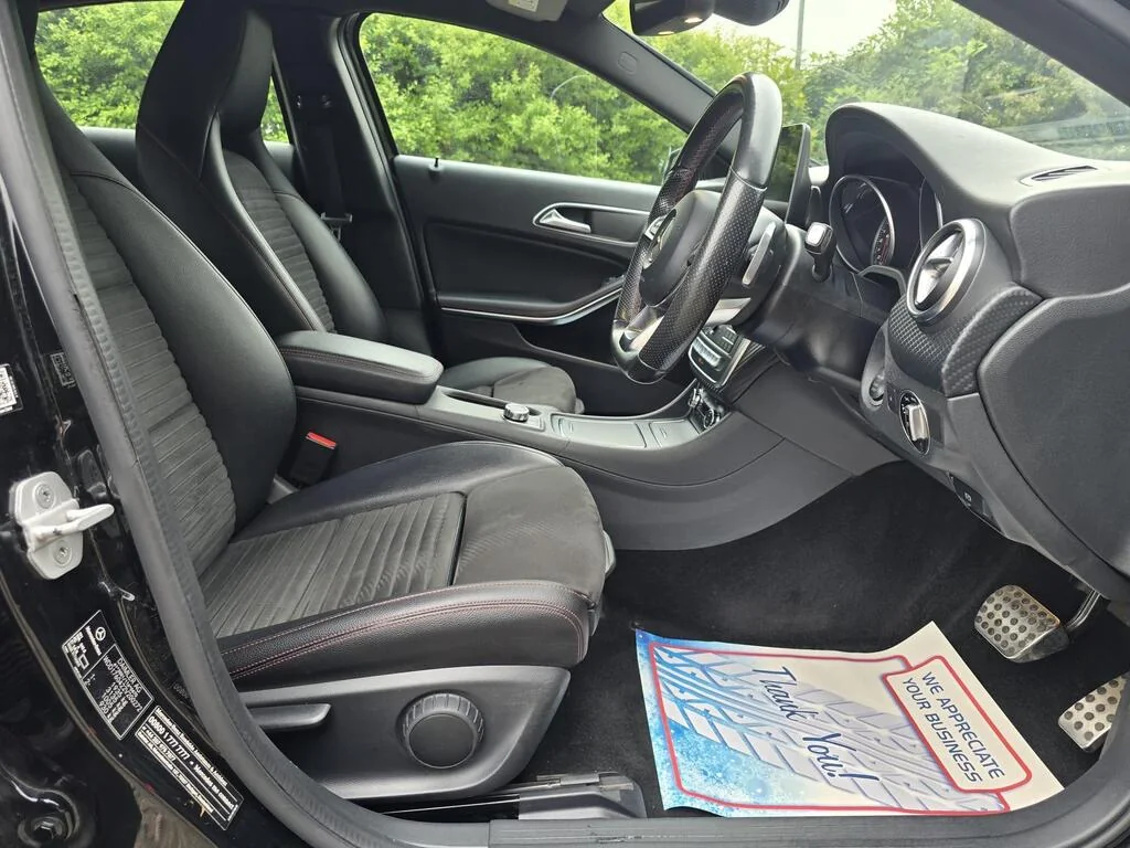 2017 Mercedes-Benz A Class A180 AMG Line Premium photo 13