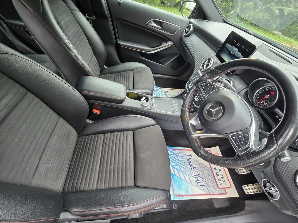 2017 Mercedes-Benz A Class A180 AMG Line Premium photo 14