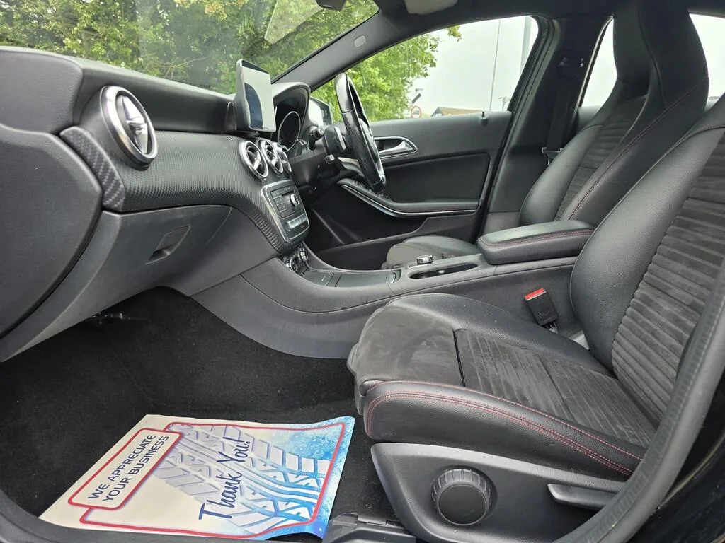 2017 Mercedes-Benz A Class A180 AMG Line Premium photo 15