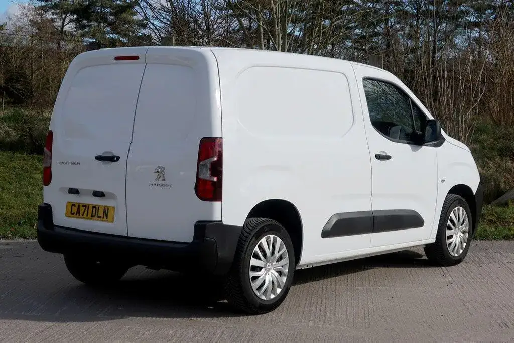 2021 Peugeot Partner 1.5 BlueHDi Professional Premium Panel Van photo 7
