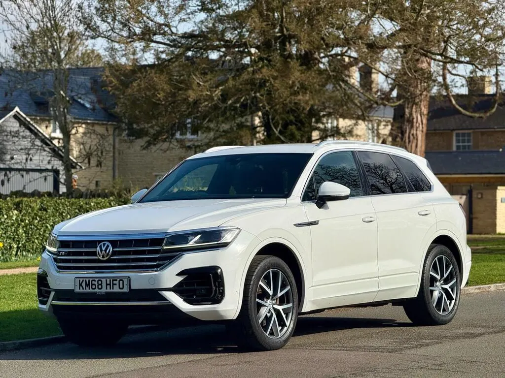 2018 Volkswagen Touareg R-Line 4Motion photo 8