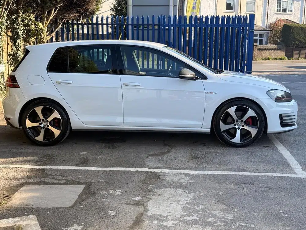 2017 Volkswagen Golf 2.0 TSI BlueMotion Tech GTI DSG Euro 6 (s/s) 5dr photo 2