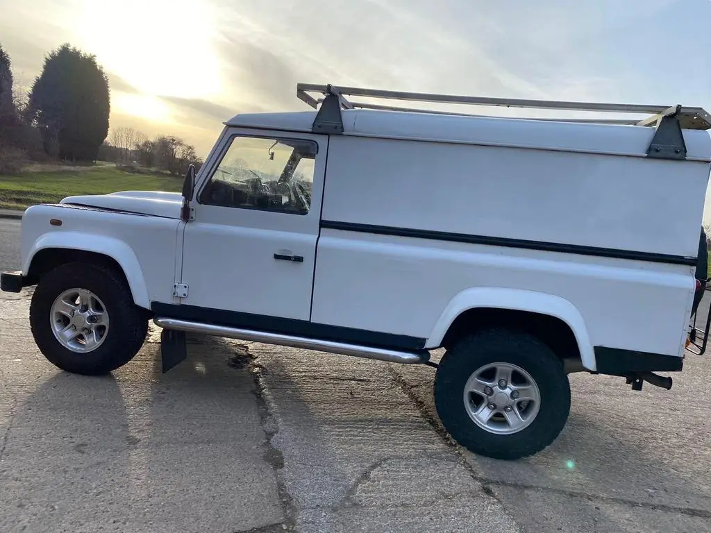 2008 Land Rover Defender 110 2.4 TDCi County Hard Top 4WD Euro 4 3dr photo 4