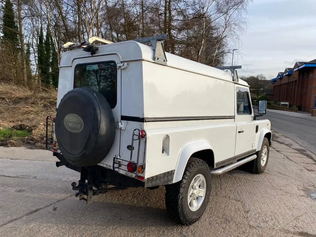 2008 Land Rover Defender 110 2.4 TDCi County Hard Top 4WD Euro 4 3dr photo 6
