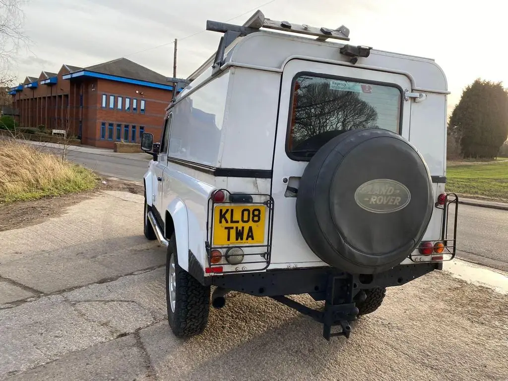 2008 Land Rover Defender 110 2.4 TDCi County Hard Top 4WD Euro 4 3dr photo 7