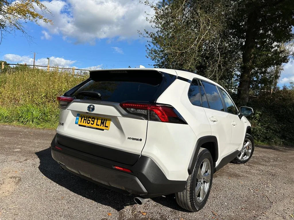 2019 Toyota RAV4 2.5 VVT-h Design Petrol Hybrid CVT Euro 6 5dr photo 4