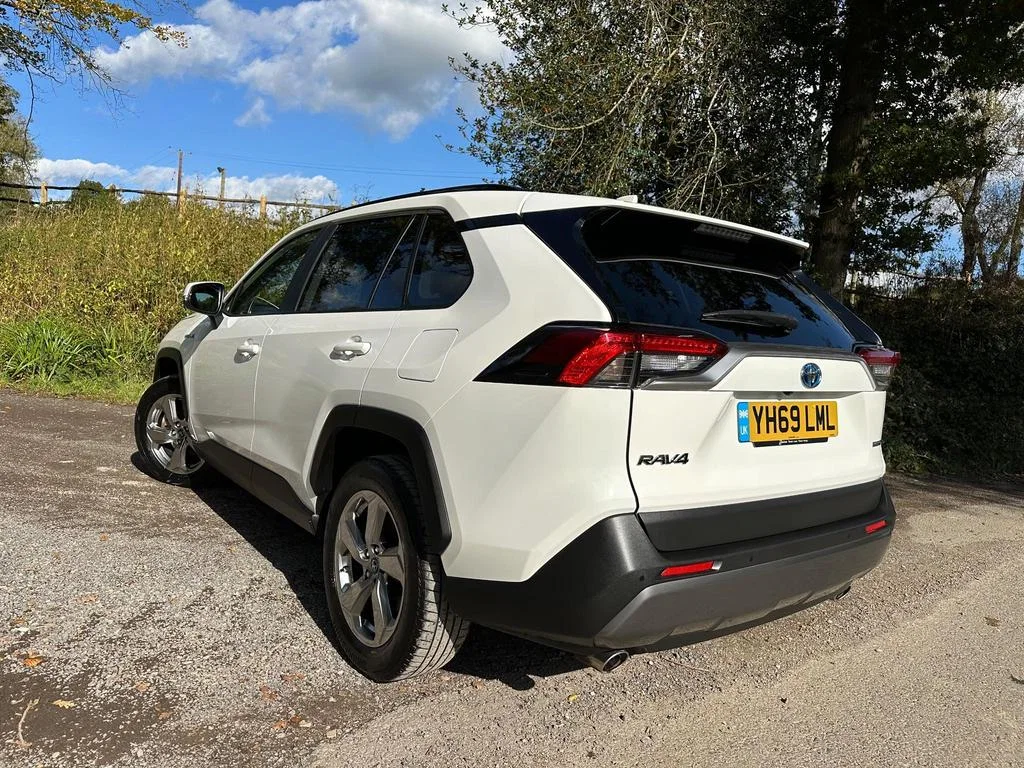 2019 Toyota RAV4 2.5 VVT-h Design Petrol Hybrid CVT Euro 6 5dr photo 6