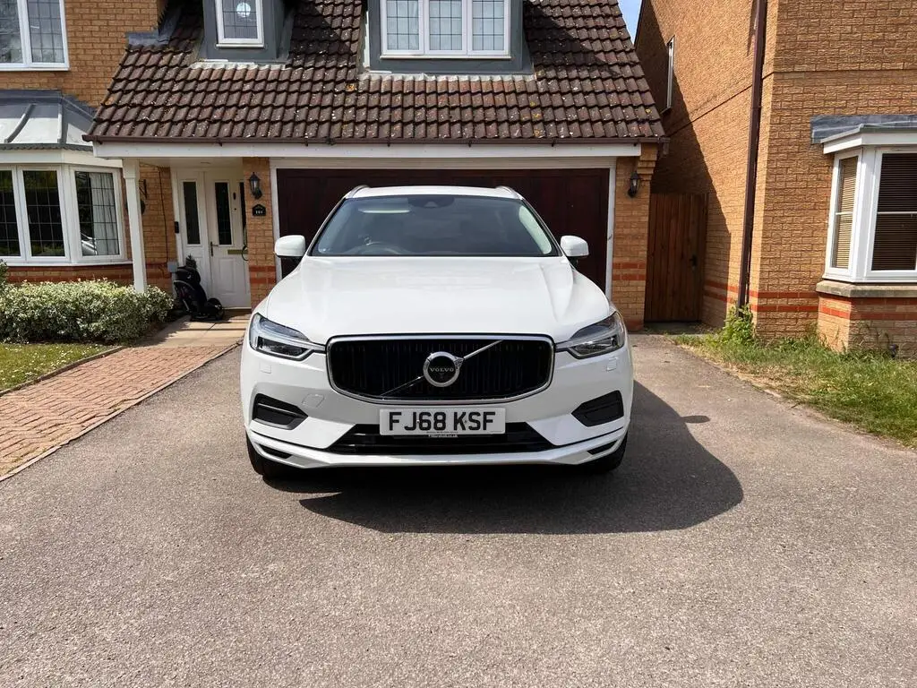 2018 Volvo XC60 2.0 D4 Momentum Auto AWD Euro 6 (s/s) 5dr photo 2