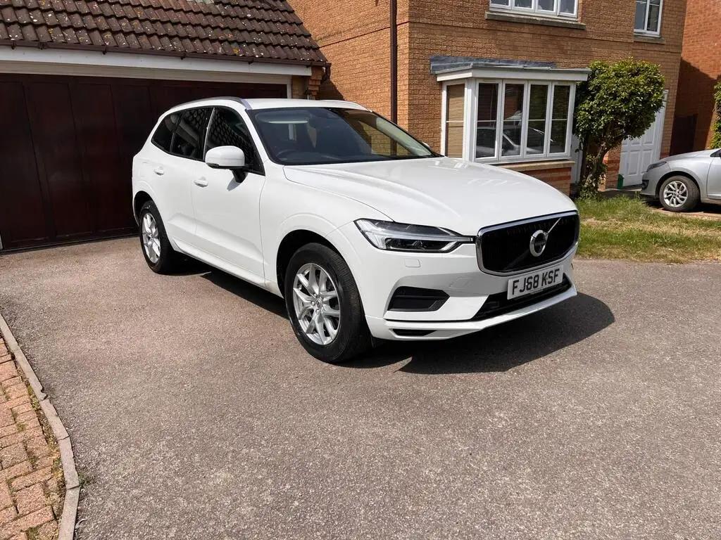 2018 Volvo XC60 2.0 D4 Momentum Auto AWD Euro 6 (s/s) 5dr photo 3