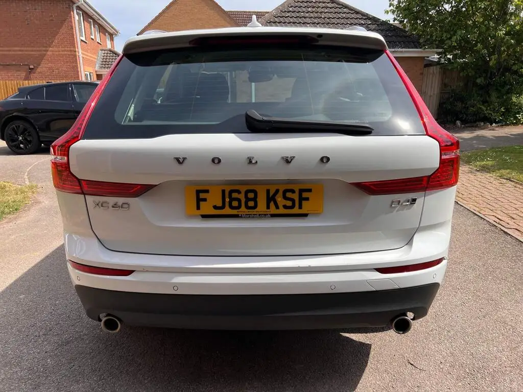 2018 Volvo XC60 2.0 D4 Momentum Auto AWD Euro 6 (s/s) 5dr photo 6