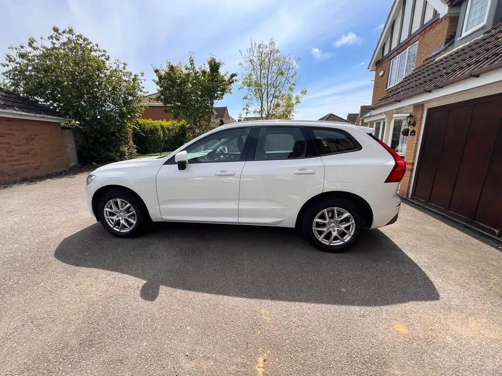 2018 Volvo XC60 2.0 D4 Momentum Auto AWD Euro 6 (s/s) 5dr photo 8
