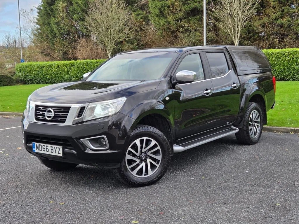 2016 Nissan Navara 2.3 dCi Acenta 4WD Euro 5 4dr photo 2