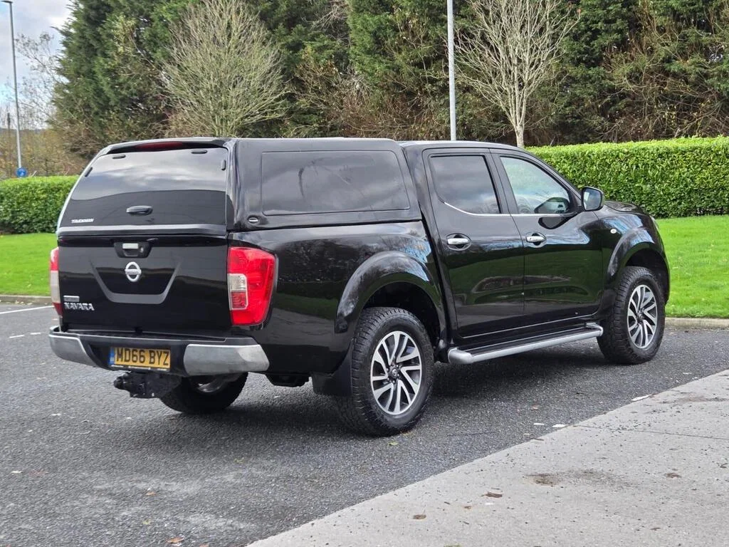 2016 Nissan Navara 2.3 dCi Acenta 4WD Euro 5 4dr photo 3