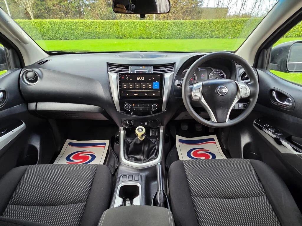 2016 Nissan Navara 2.3 dCi Acenta 4WD Euro 5 4dr photo 7