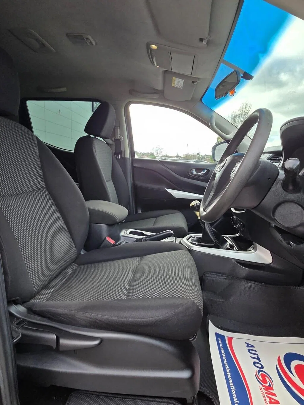 2016 Nissan Navara 2.3 dCi Acenta 4WD Euro 5 4dr photo 8