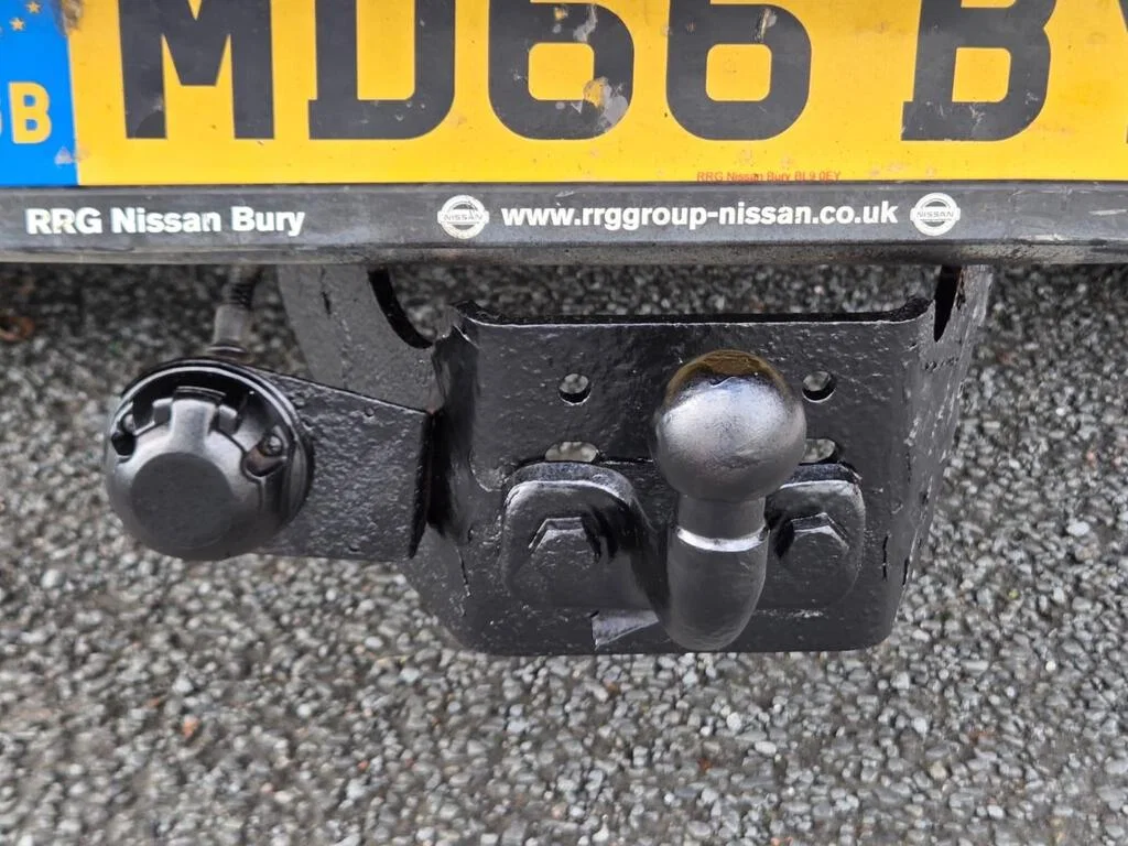 2016 Nissan Navara 2.3 dCi Acenta 4WD Euro 5 4dr photo 16