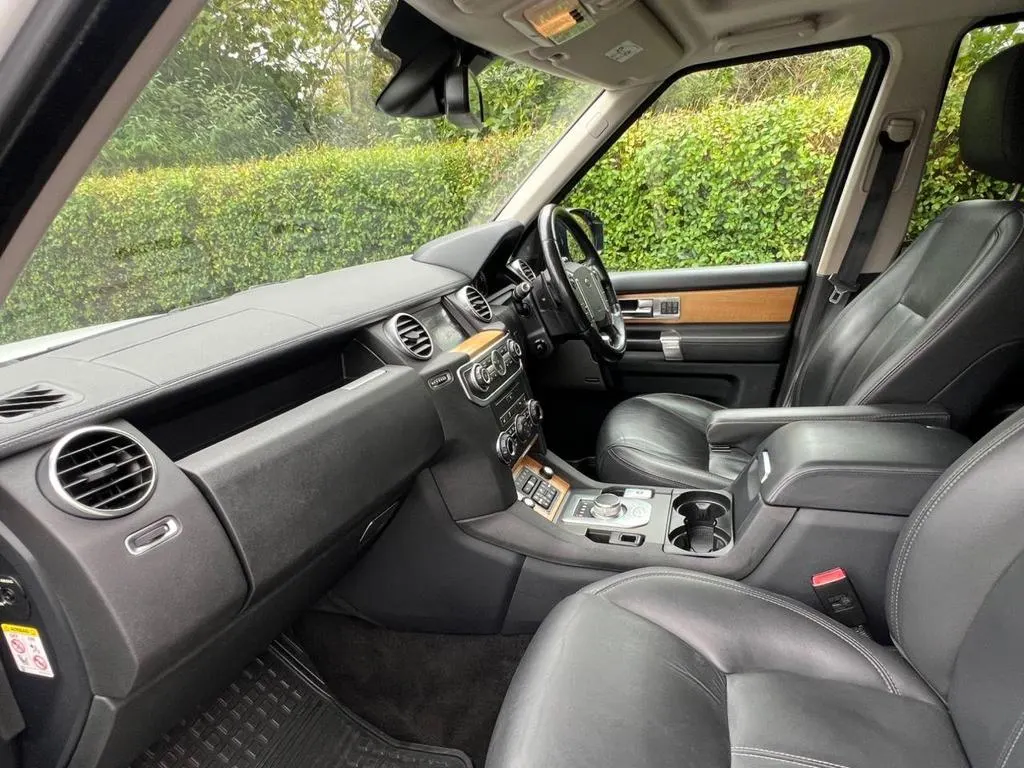 2014 Land Rover Discovery HSE SDV6 photo 9
