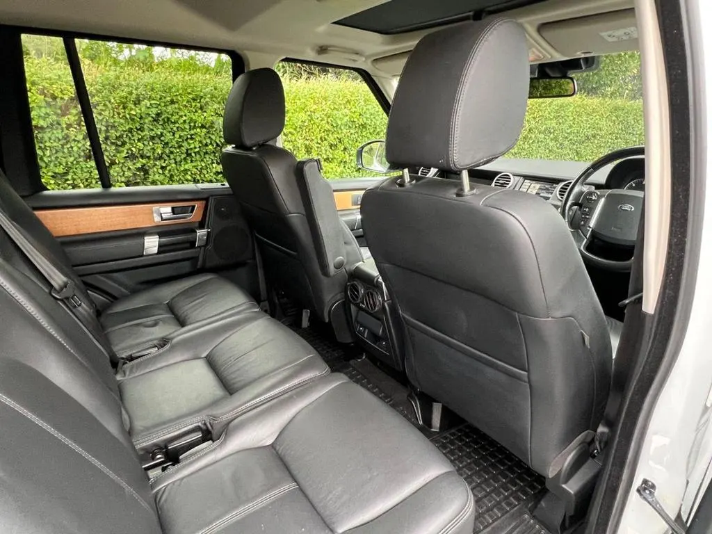 2014 Land Rover Discovery HSE SDV6 photo 11