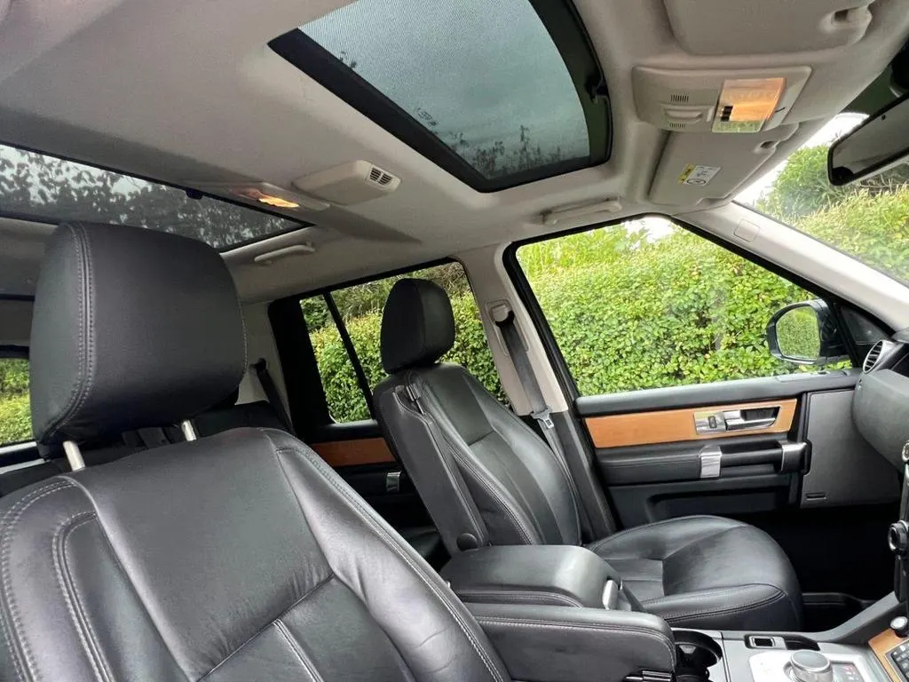 2014 Land Rover Discovery HSE SDV6 photo 12