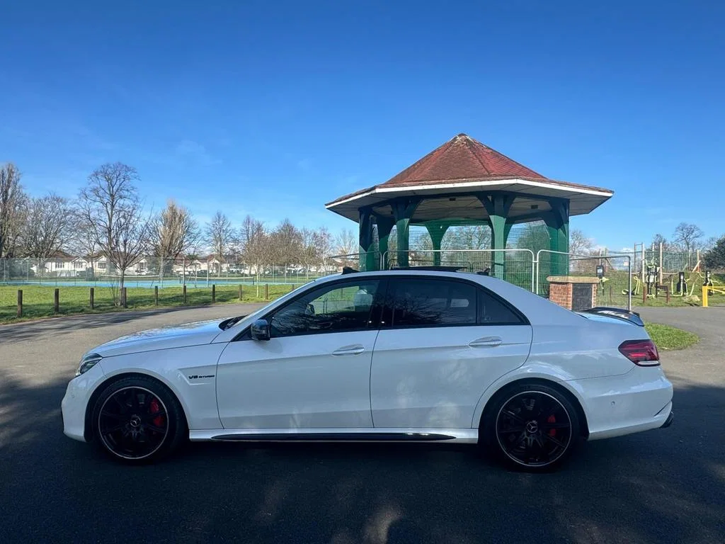 2015 Mercedes-Benz E Class 5.5 E63 V8 BiTurbo AMG SpdS MCT Euro 6 4dr photo 4