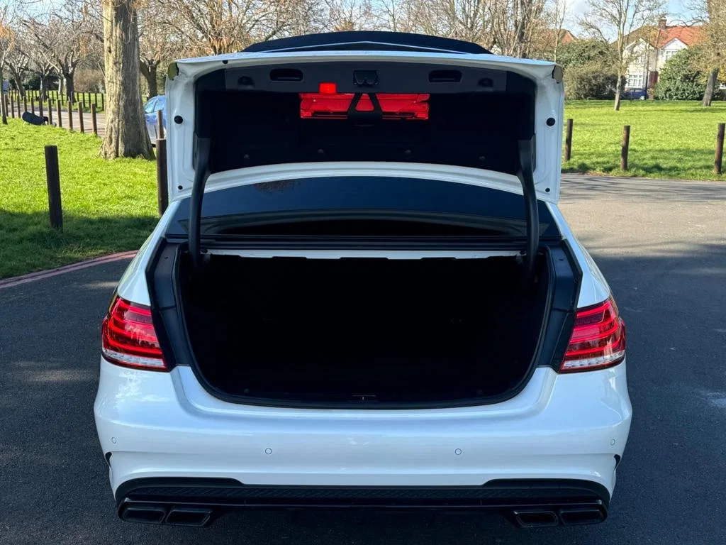 2015 Mercedes-Benz E Class 5.5 E63 V8 BiTurbo AMG SpdS MCT Euro 6 4dr photo 10