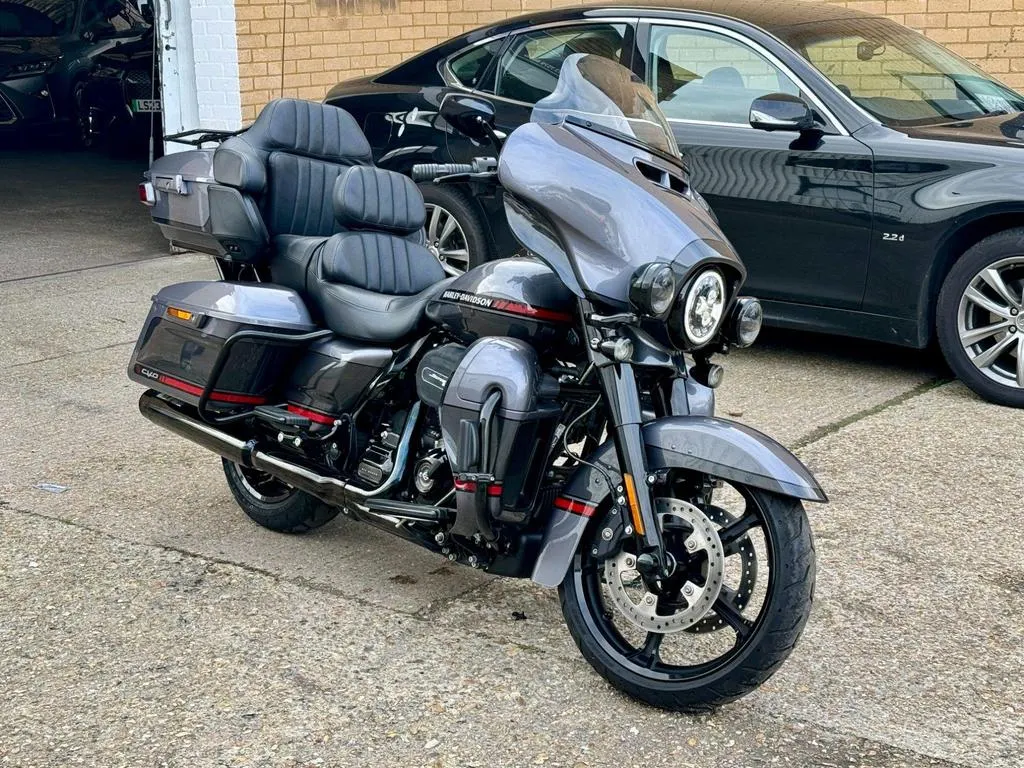 2020 Harley-Davidson CVO Ultra Limited photo 3