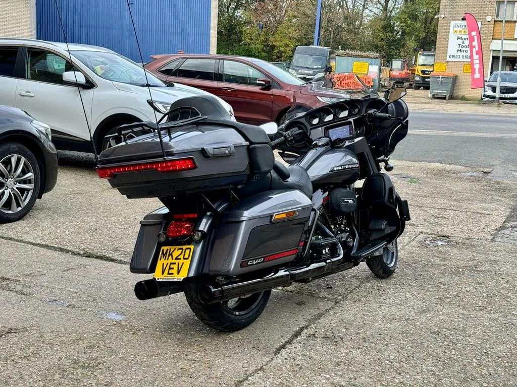 2020 Harley-Davidson CVO Ultra Limited photo 11