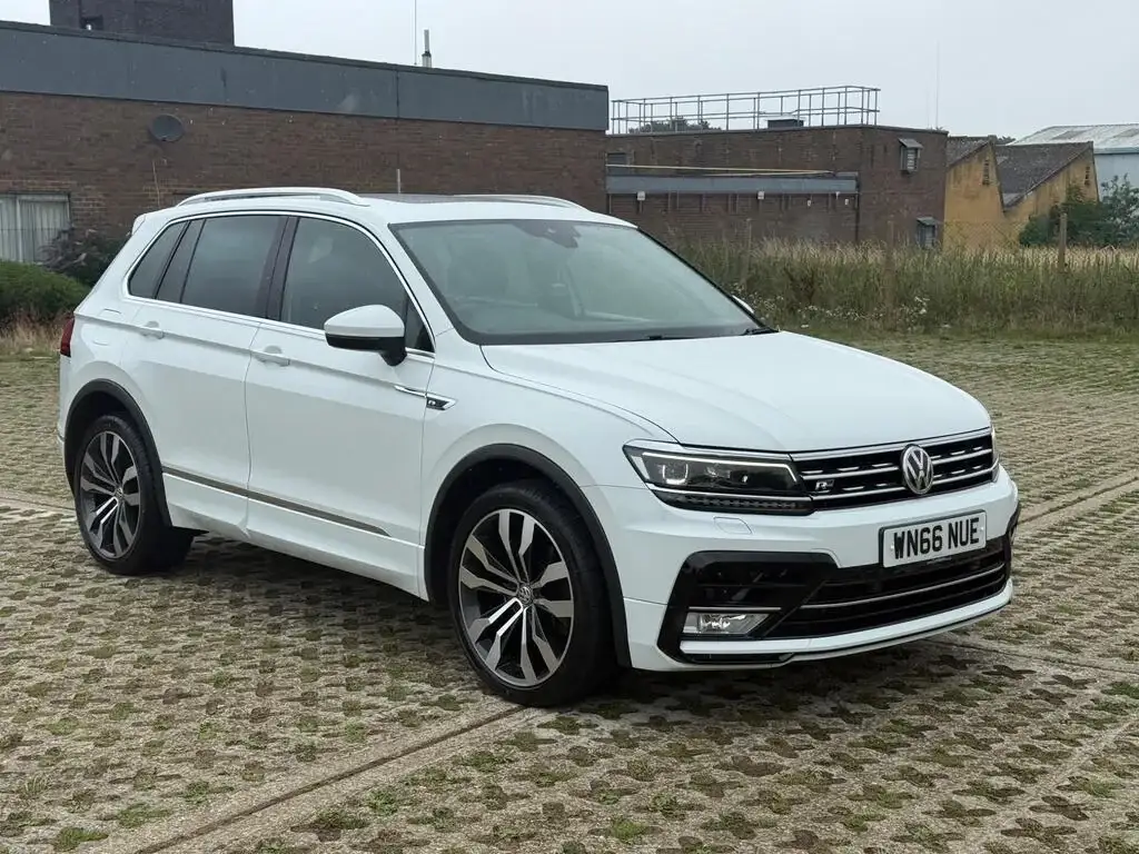 2016 Volkswagen Tiguan 2.0 TDI R-Line DSG 4Motion photo 7